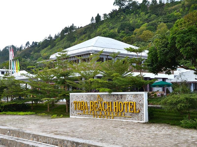 Khách sạn Toba Beach