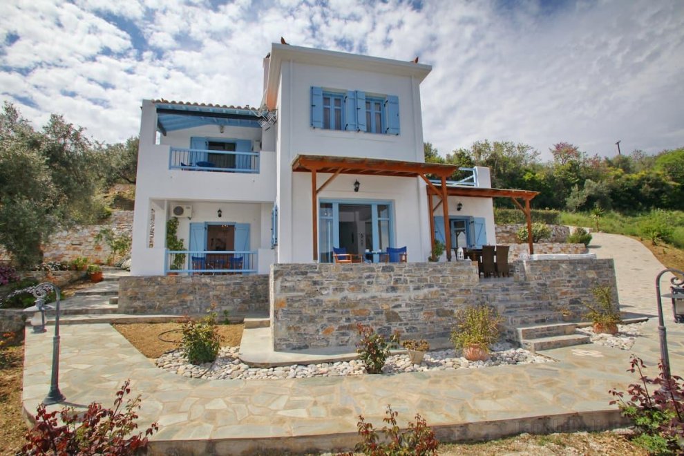 Villa Avaton with magnificent sea view and Skopelos town