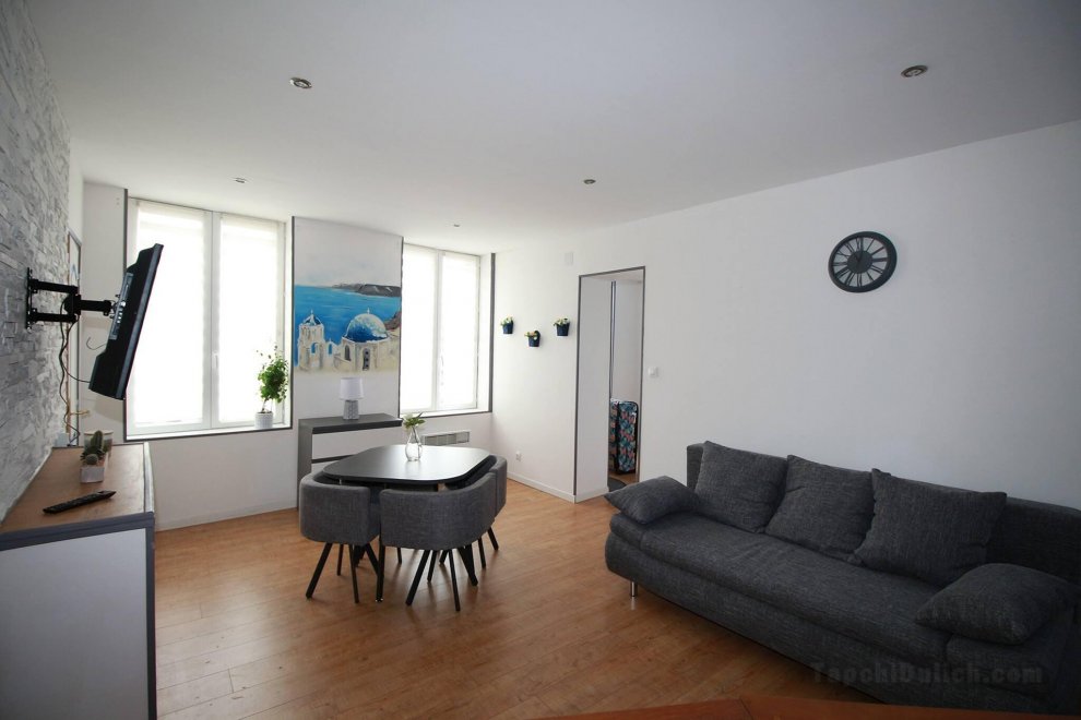 Santorini - Design apartment in the heart of Fere