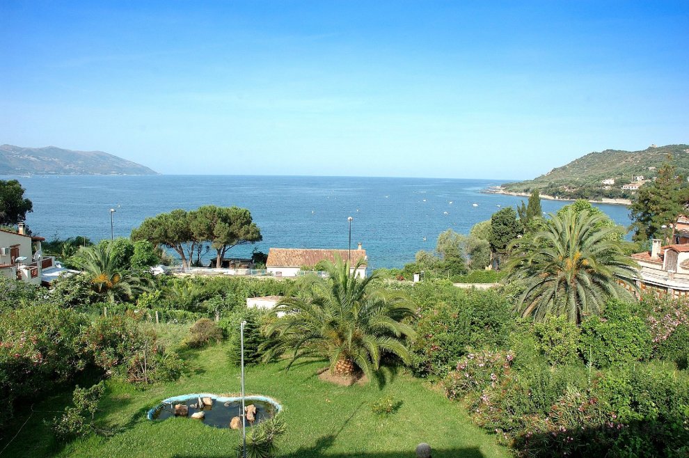 Entire house - 6 people apartment sea view, 350 m from the beach, near Ajaccio