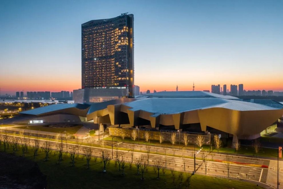 Yangtze River International Conference Center Hotel