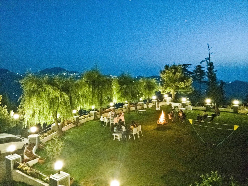 Royal Jardin Whistling Pines Resort