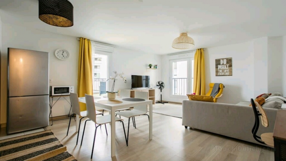 Luxury Apartment near Paris la Défense with secured Parking by Servallgroup