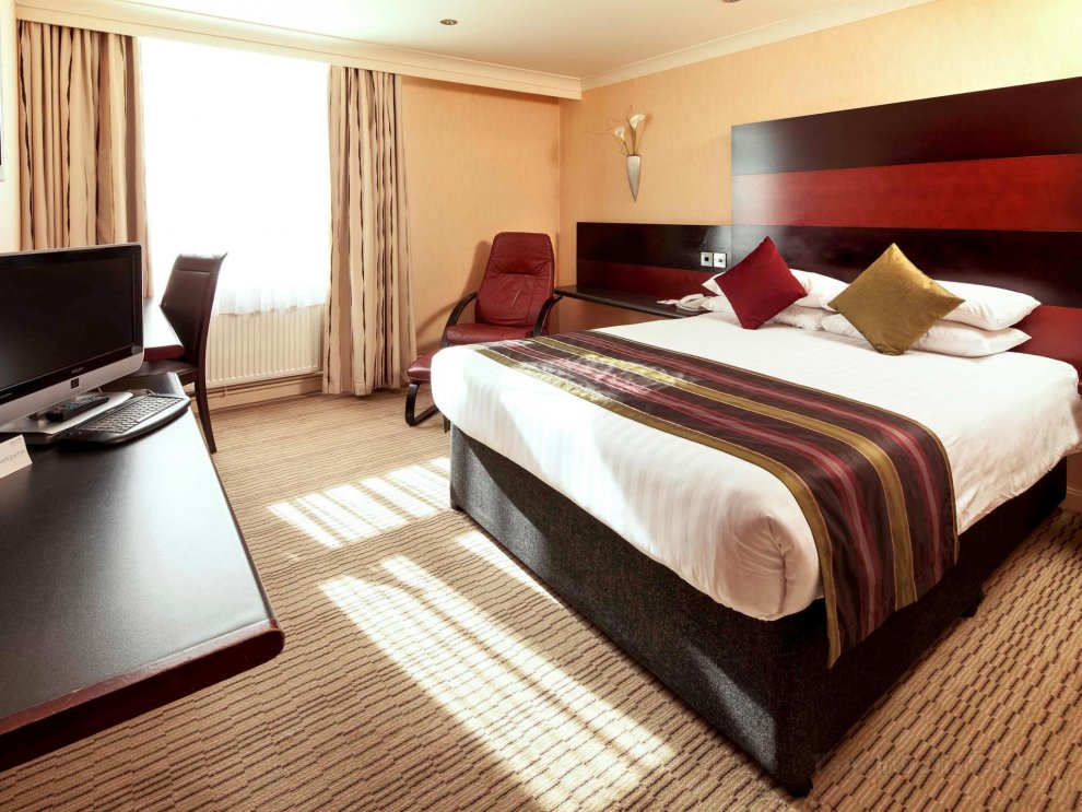 Mercure Chester Abbots Well Hotel