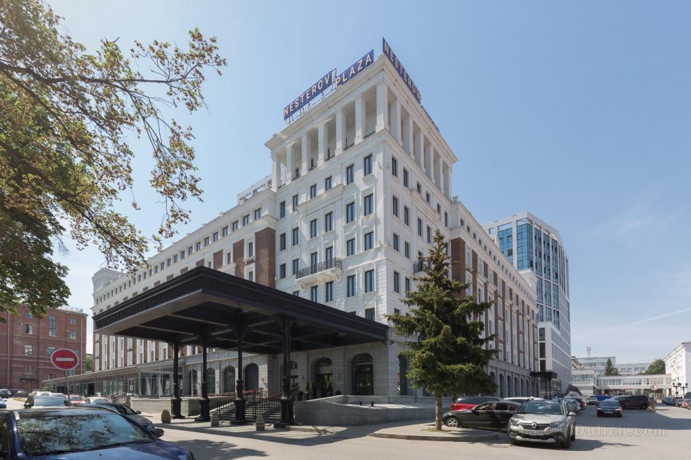 Khách sạn Nesterov Plaza