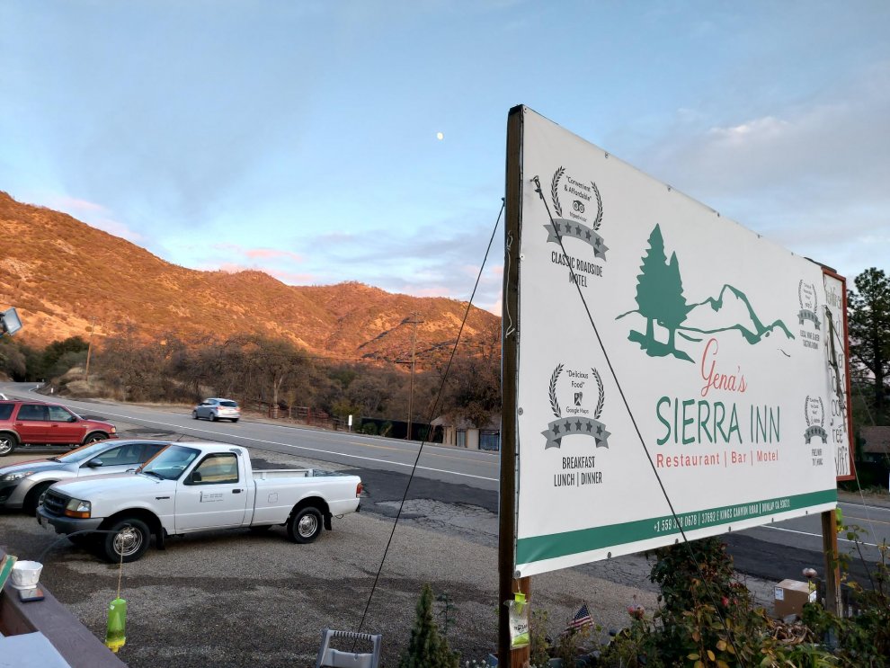 Gena's Sierra Inn and Restaurant