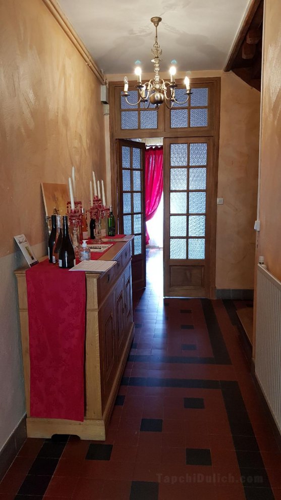 Maison de Maitre for 10 people in the heart of the vineyard