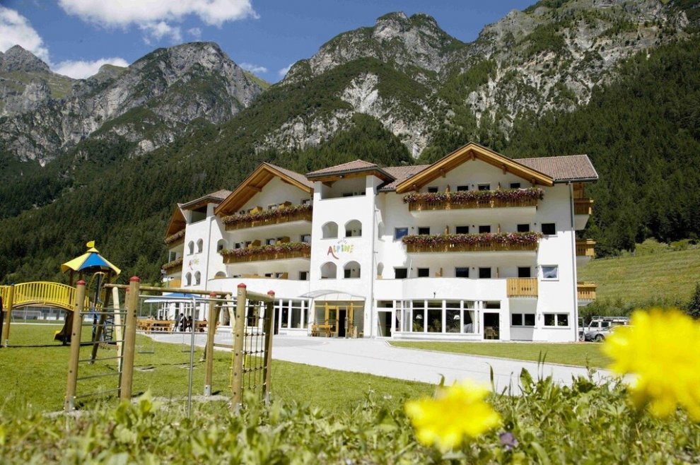 Khách sạn Alpin