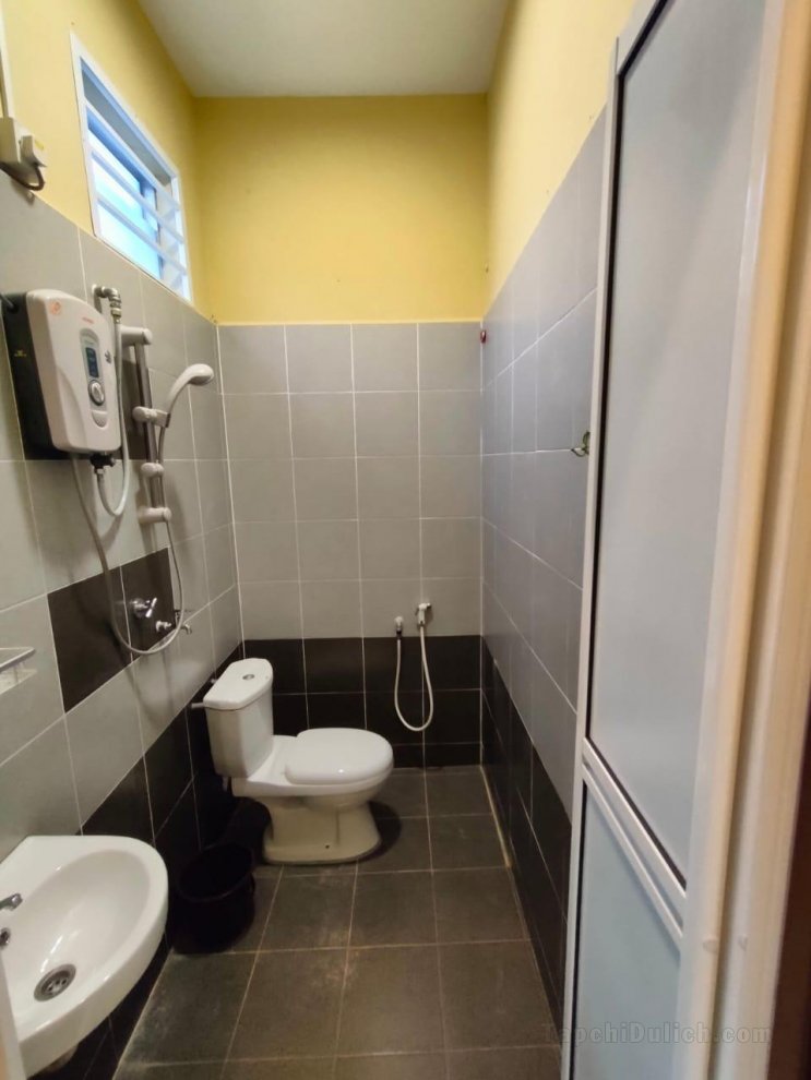 247平方米3臥室獨立屋 (甘榜克里安丹) - 有2間私人浴室