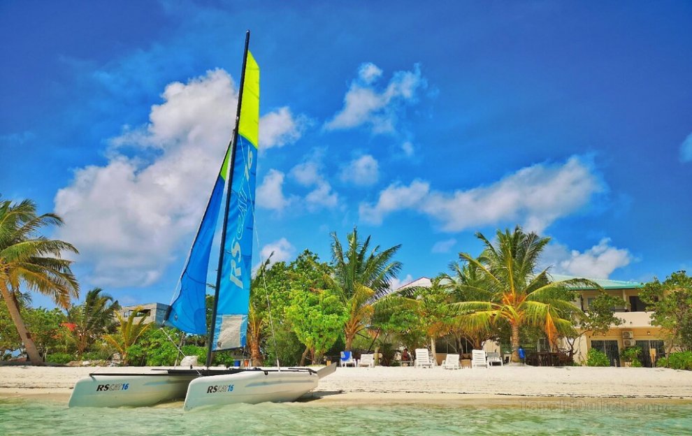 Khách sạn Crown Beach Maldives