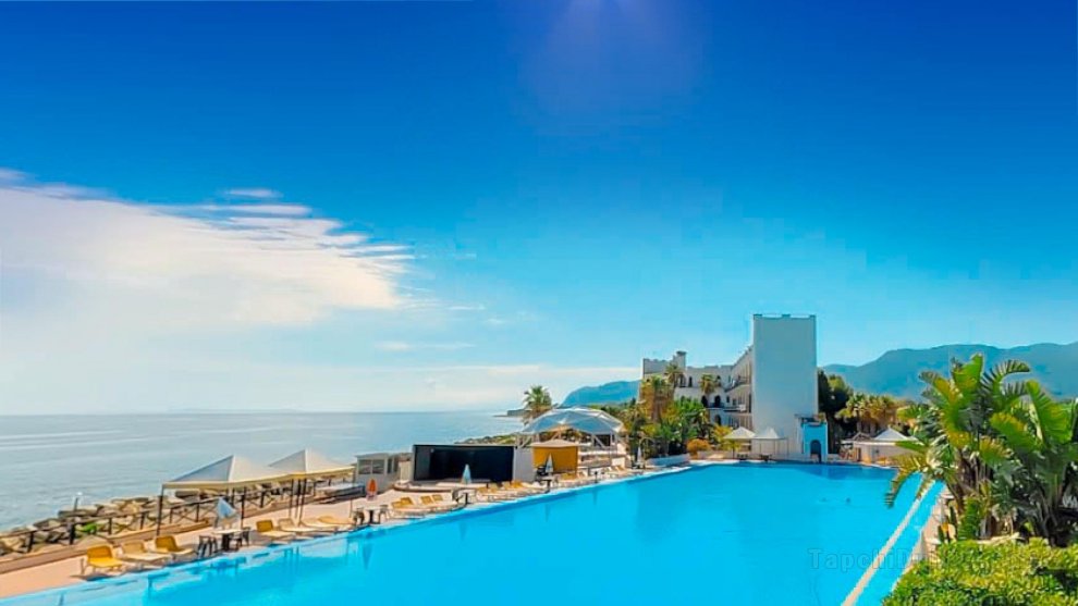 Khách sạn Club La Playa
