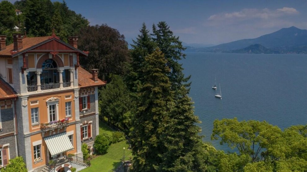 Villa Selva Luxury Lake View Apartment