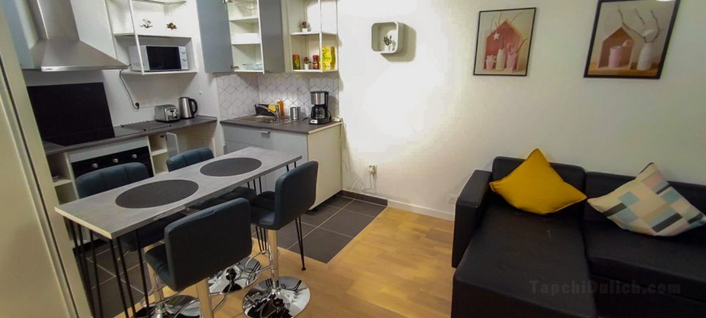 Apartment near University and Airport Paris-Orly by Servallgroup
