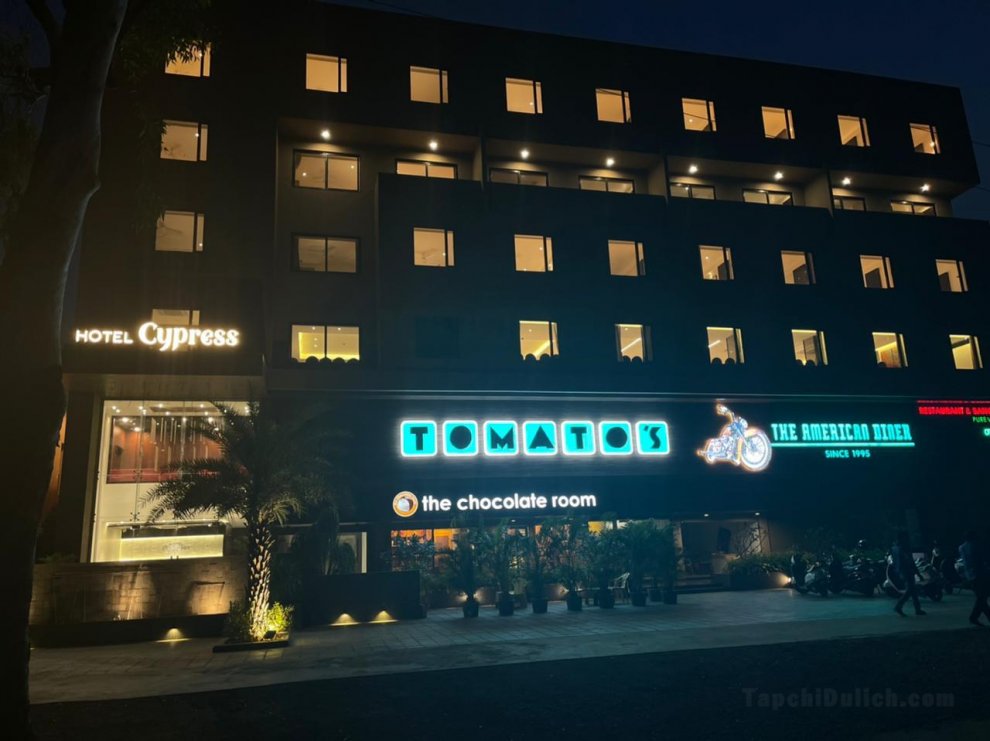 Khách sạn CYPRESS