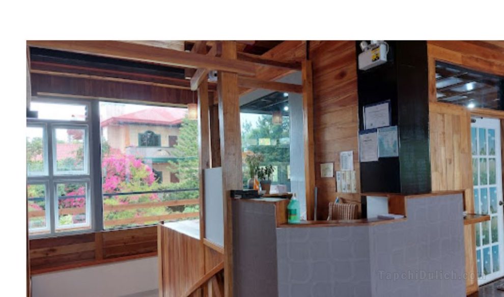 RedDoorz @ Rocky Valley Lodge and Cafe Baguio