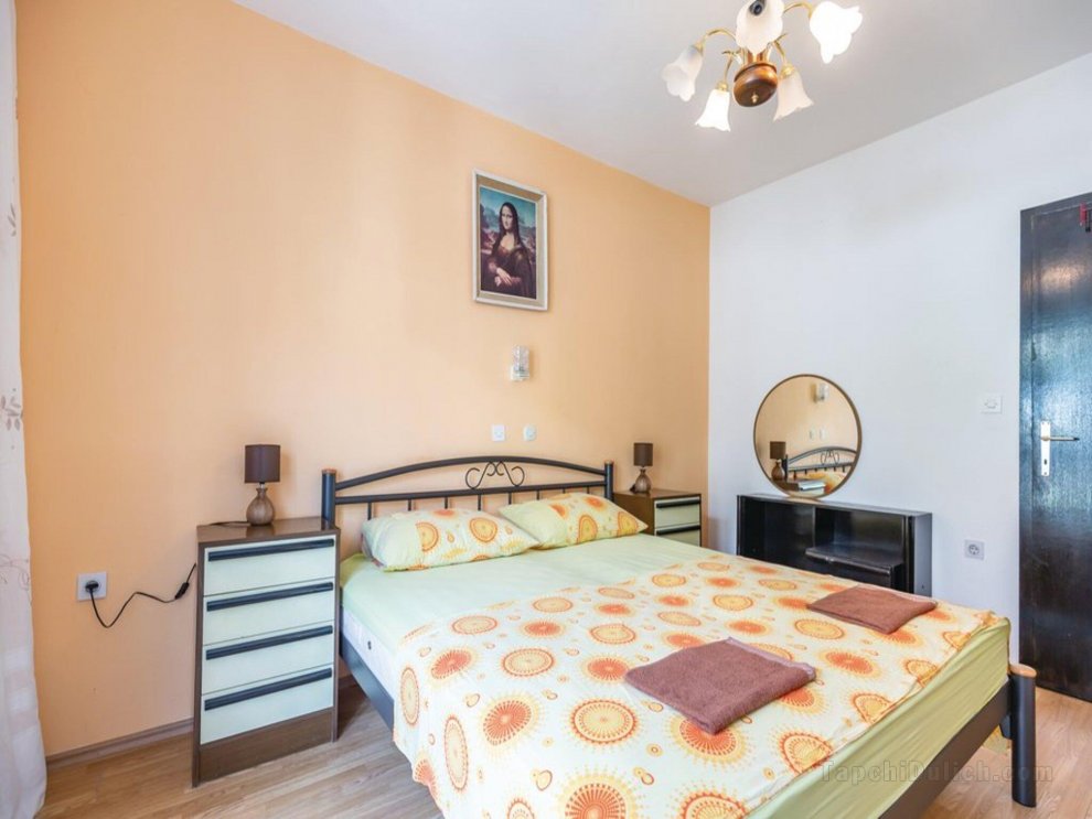 Comfortable 3 Bedroom Apartment in Makarska
