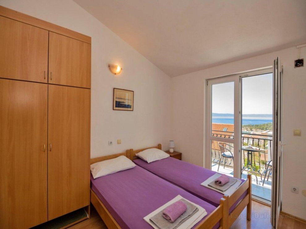 Charming 1 Bedroom Apartment in Makarska