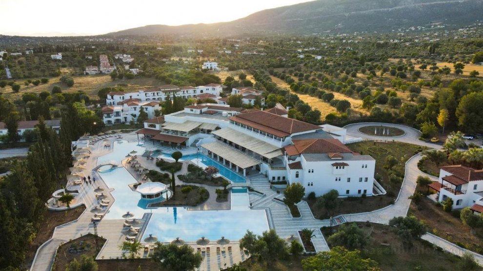 Khách sạn Eretria & Spa Resort