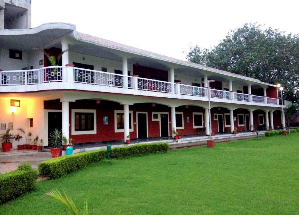 Khách sạn Garden View Resort