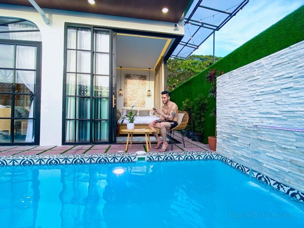 Luxury 3 Bedroom HotSpring Villa 35 Mins Away MNL
