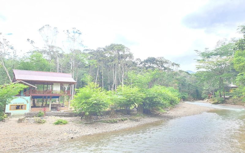 Landak River Guesthouse and Camp Namo Samsah