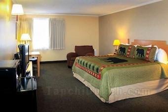 Yellowstone Park Inn & Suites