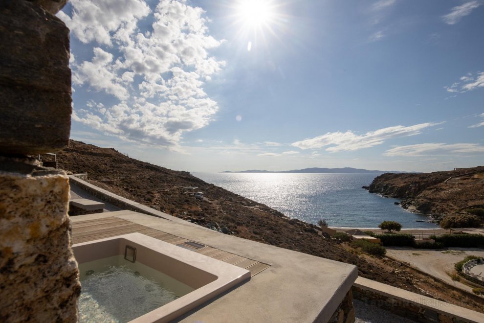 Phos Villas Tinos - Eos Villa with Private Hot Tub and Sea View 96m²
