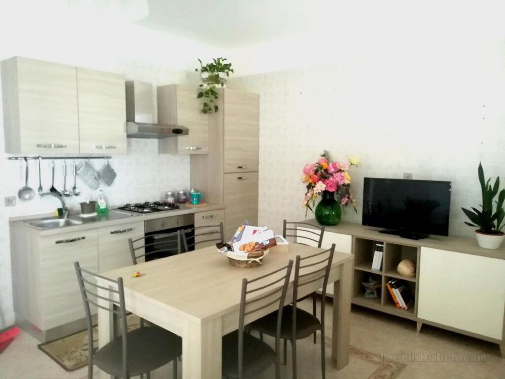 Bright first floor apartment a few km from the sea