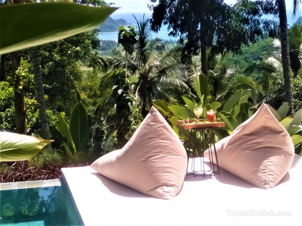 EM HILL ESTATE - a unique place to stay in Lombok