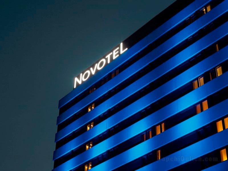 Khách sạn Novotel London West