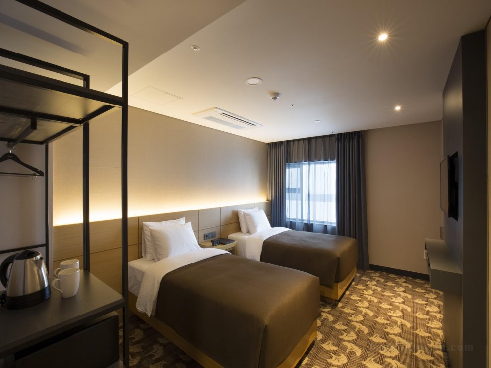 Khách sạn Foret Premier Nampo