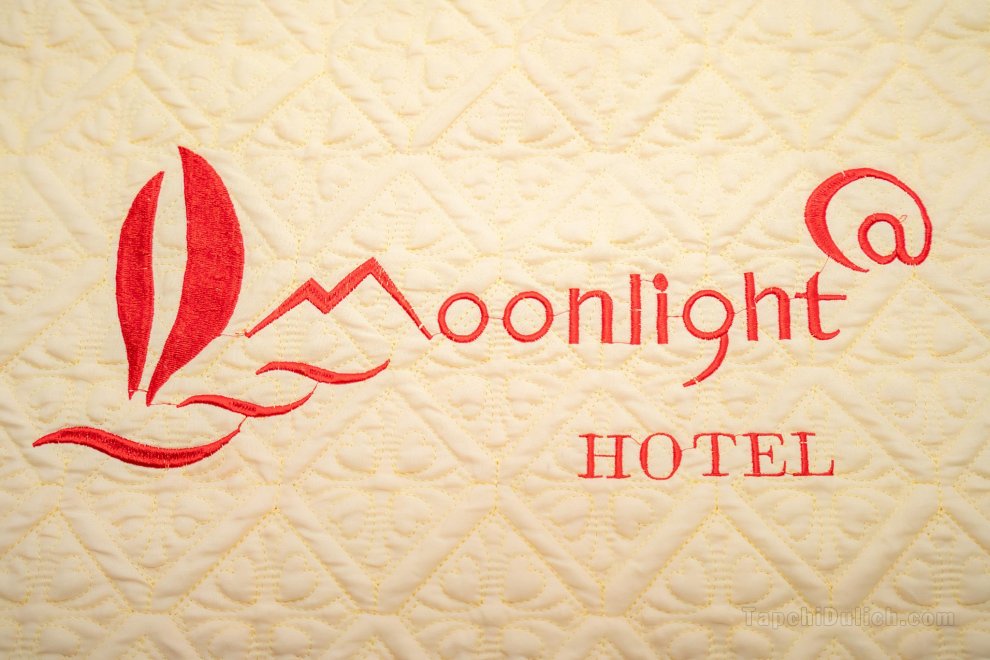Khách sạn Moonlight Hotel - Mặt biển Hải Tiến