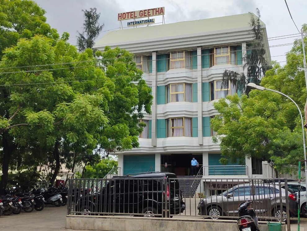 Khách sạn Geetha International