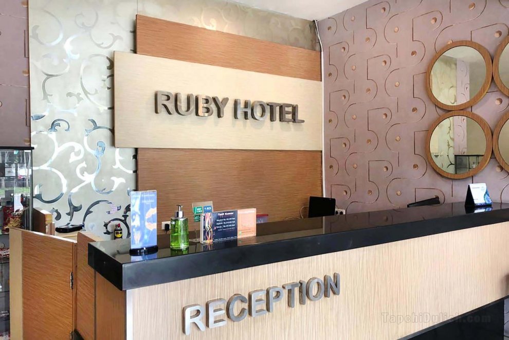 Urbanview Hotel Ruby Makassar