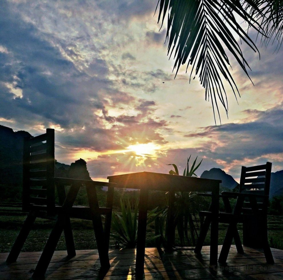 Vang Vieng Savanh Sunset View Resort