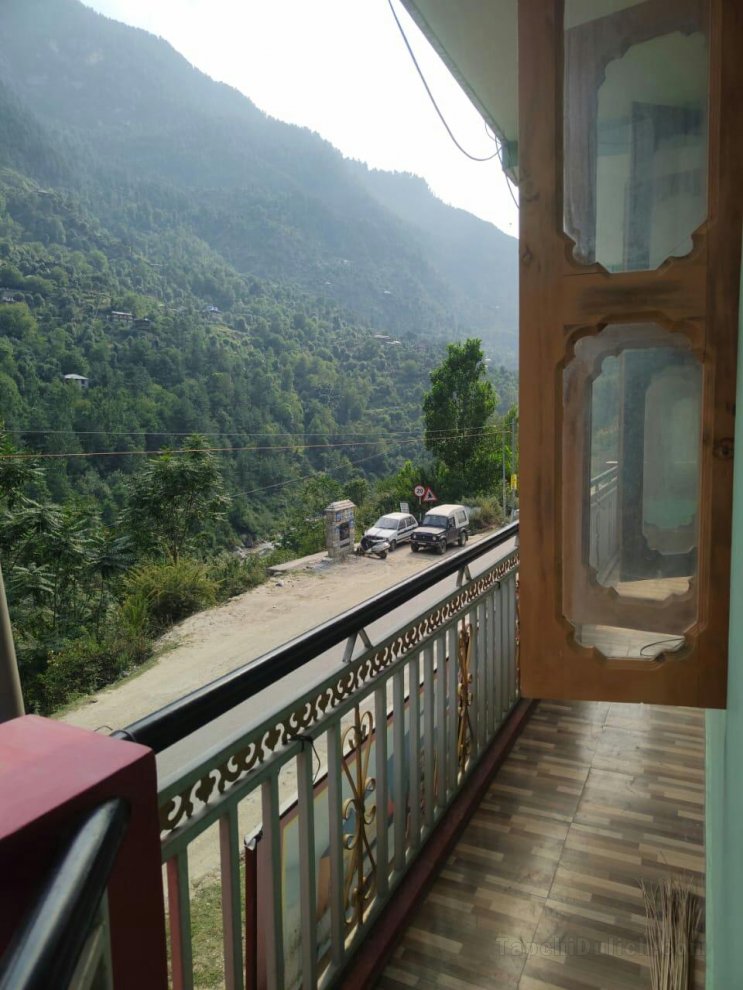 Tirthan valley home stay