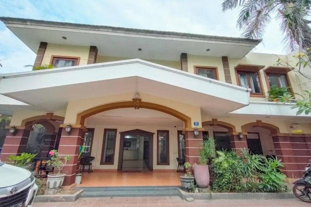 Khách sạn Urbanview Grand Sumatera Surabaya