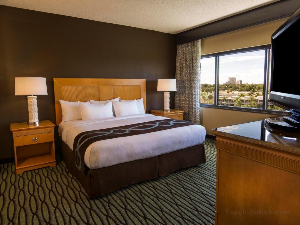 Khách sạn DoubleTree Suites by Hilton Orlando - Lake Buena Vista