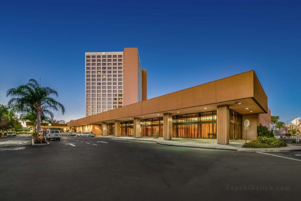 Khách sạn DoubleTree by Hilton Anaheim - Orange County