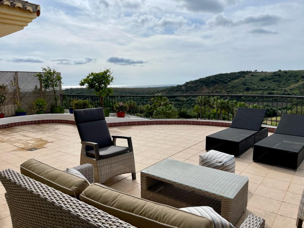 Spectacular Penthouse apartment in magnificent San Roque Club