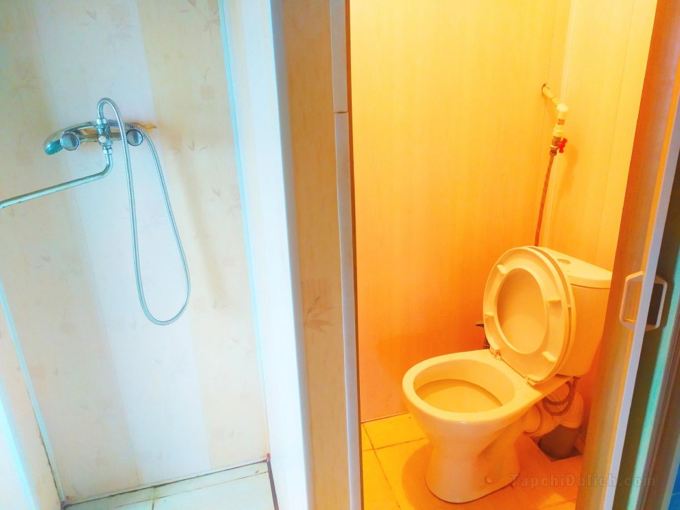 120平方米4臥室獨立屋 (拉茲默特利維) - 有1間私人浴室