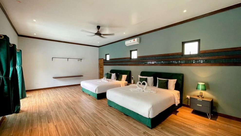 Villa Emerald: 3 Bedroom, Private Pool Near River