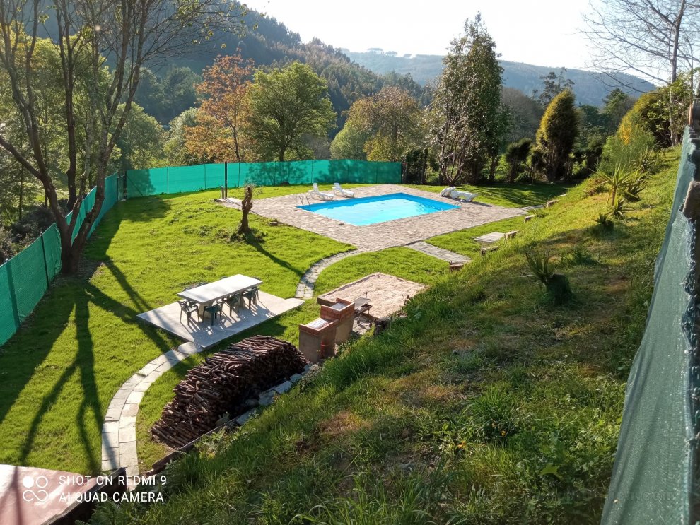 Private room with big pool in the Galician woods