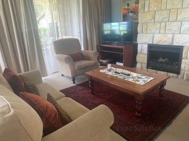 Well appointed 2 bedroom villa Clarens