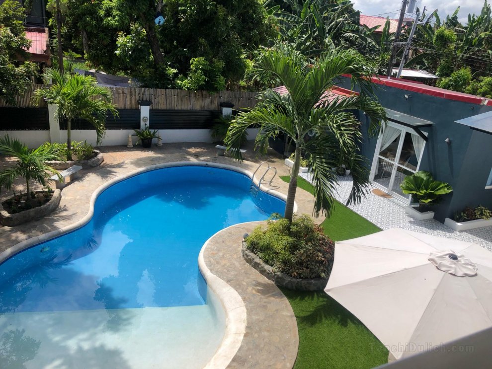 Beautiful bungalow w/ swimming pool Binan, Laguna