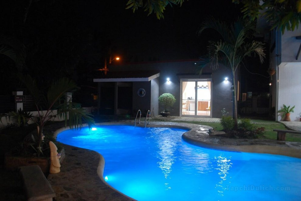 Beautiful bungalow w/ swimming pool Binan, Laguna