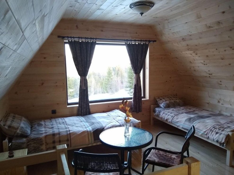 Lodge Sisters-Cabin 2
