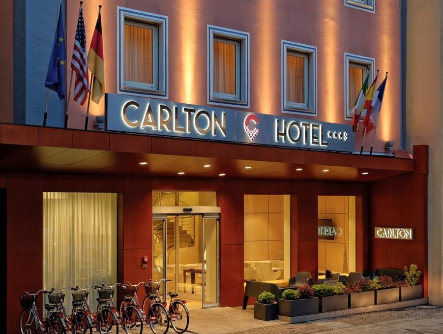 Khách sạn Carlton