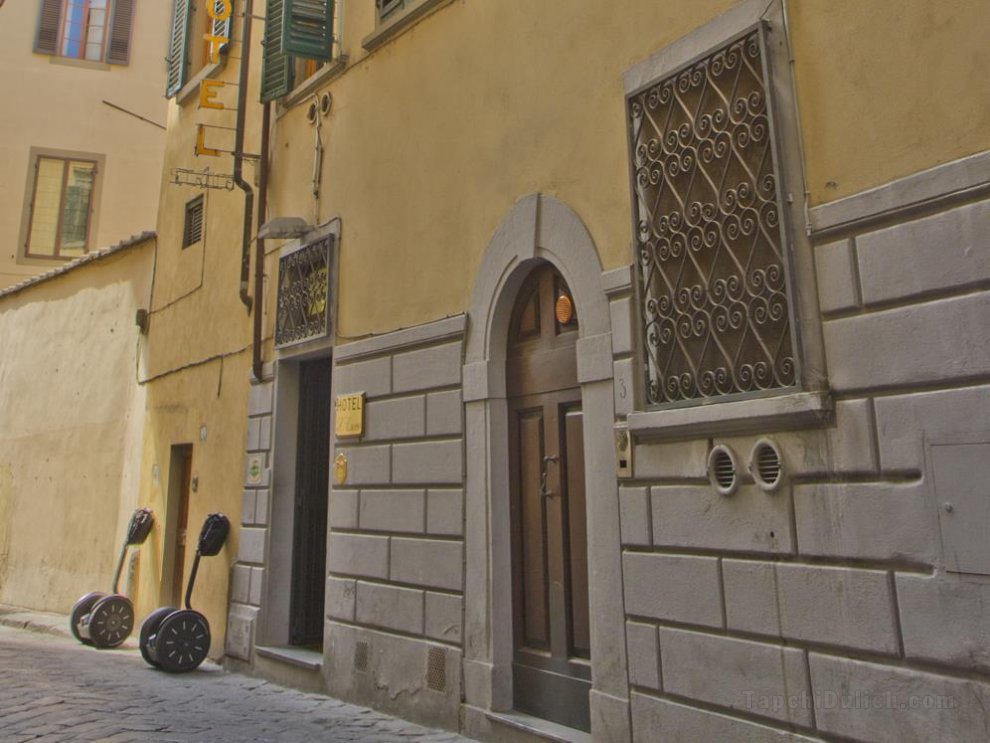 Khách sạn Santa Croce