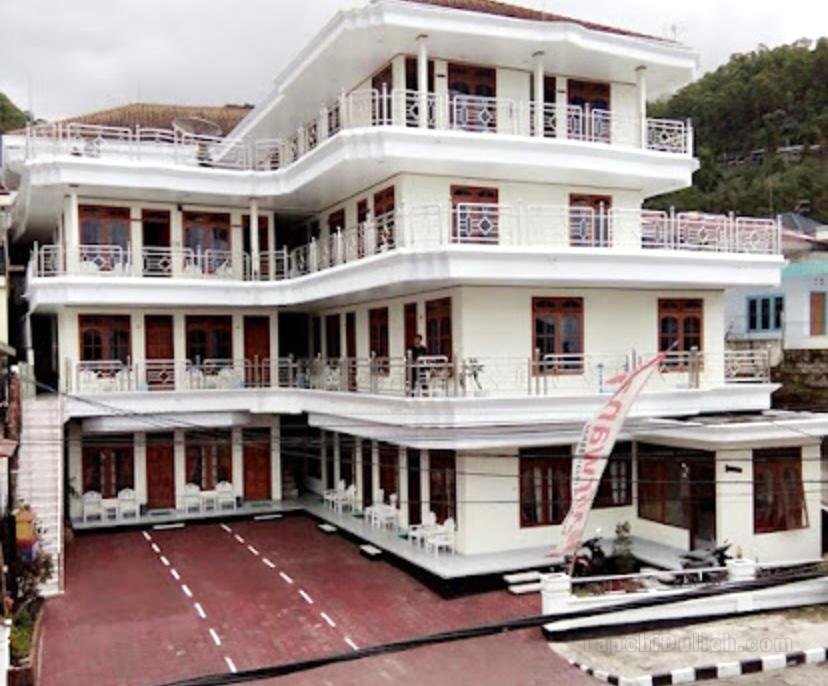 Khách sạn Nirwana Sarangan